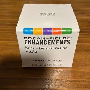 Micro-dermabrasion paste